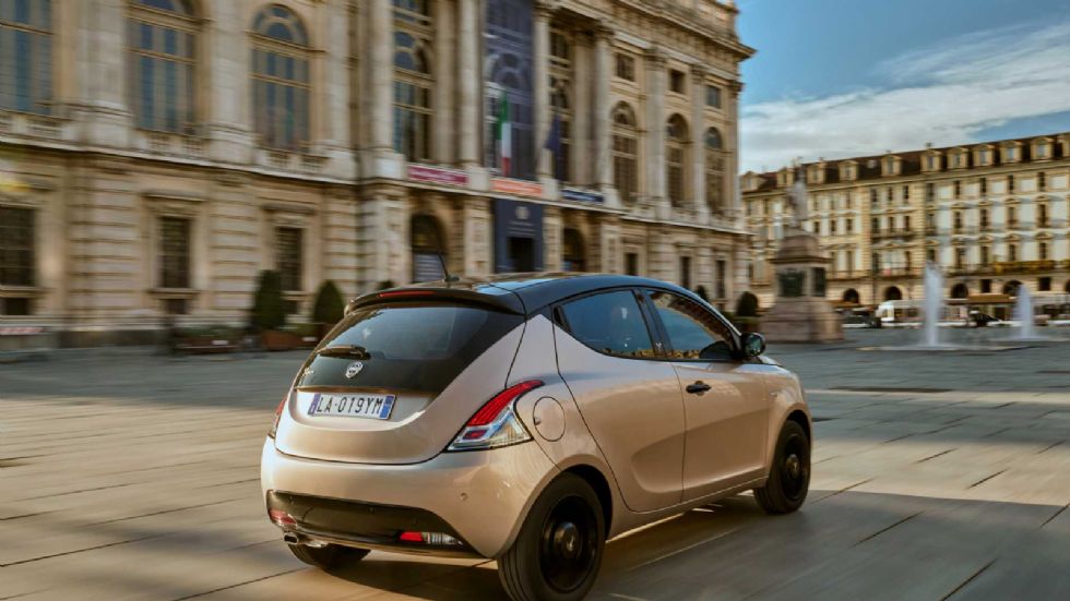 Η ιταλική μάρκα υποστηρίζει πως η Ypsilon Hybrid θα μειώσει την κατανάλωση καυσίμου και τις εκπομπές ρύπων μέχρι και 20% σε σύγκριση με το μη υβριδικό αντίστοιχο.